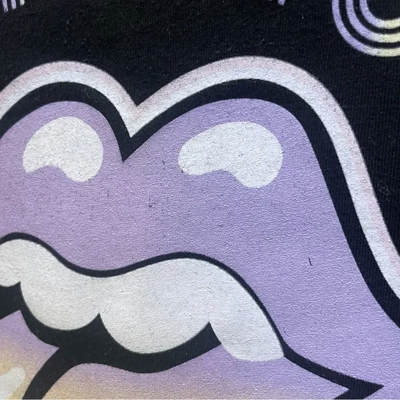 Rolling Stones Cropped Black Graphic T-Shirt - Picture 2 of 4